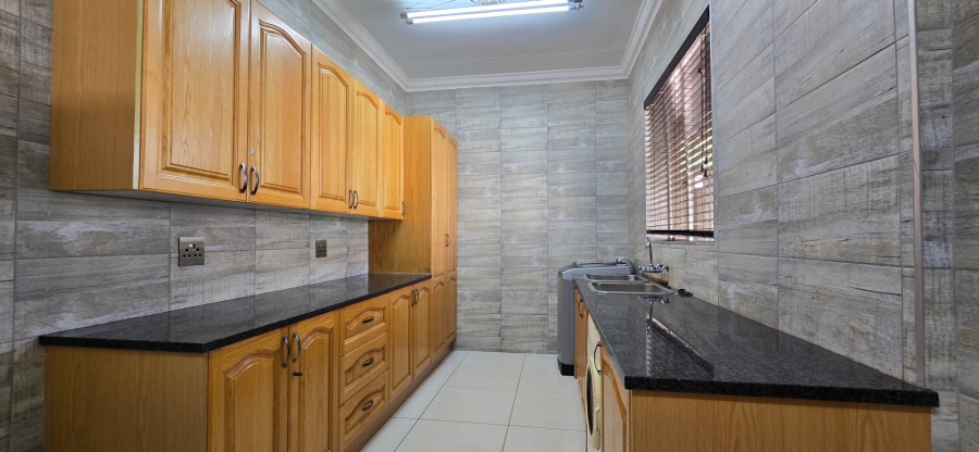5 Bedroom Property for Sale in Stilfontein Ext 4 North West